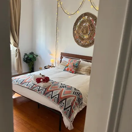 Lupita, En El Centro De Apartamento *