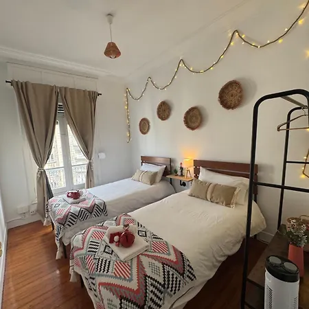 Lupita, En El Centro De Apartamento *