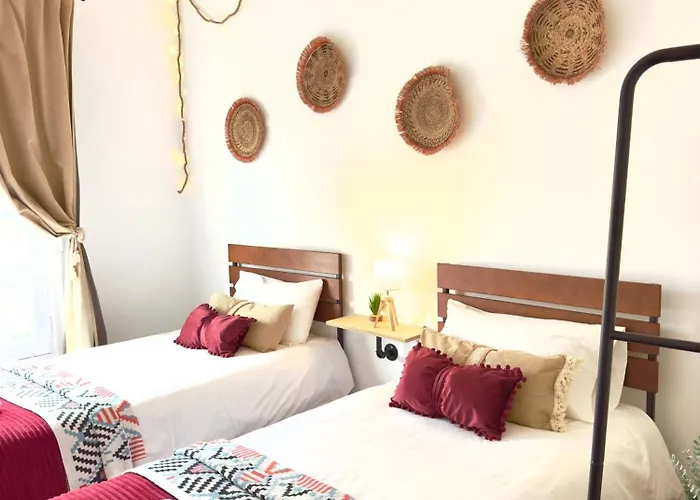 Lupita, En El Centro De * Vigo